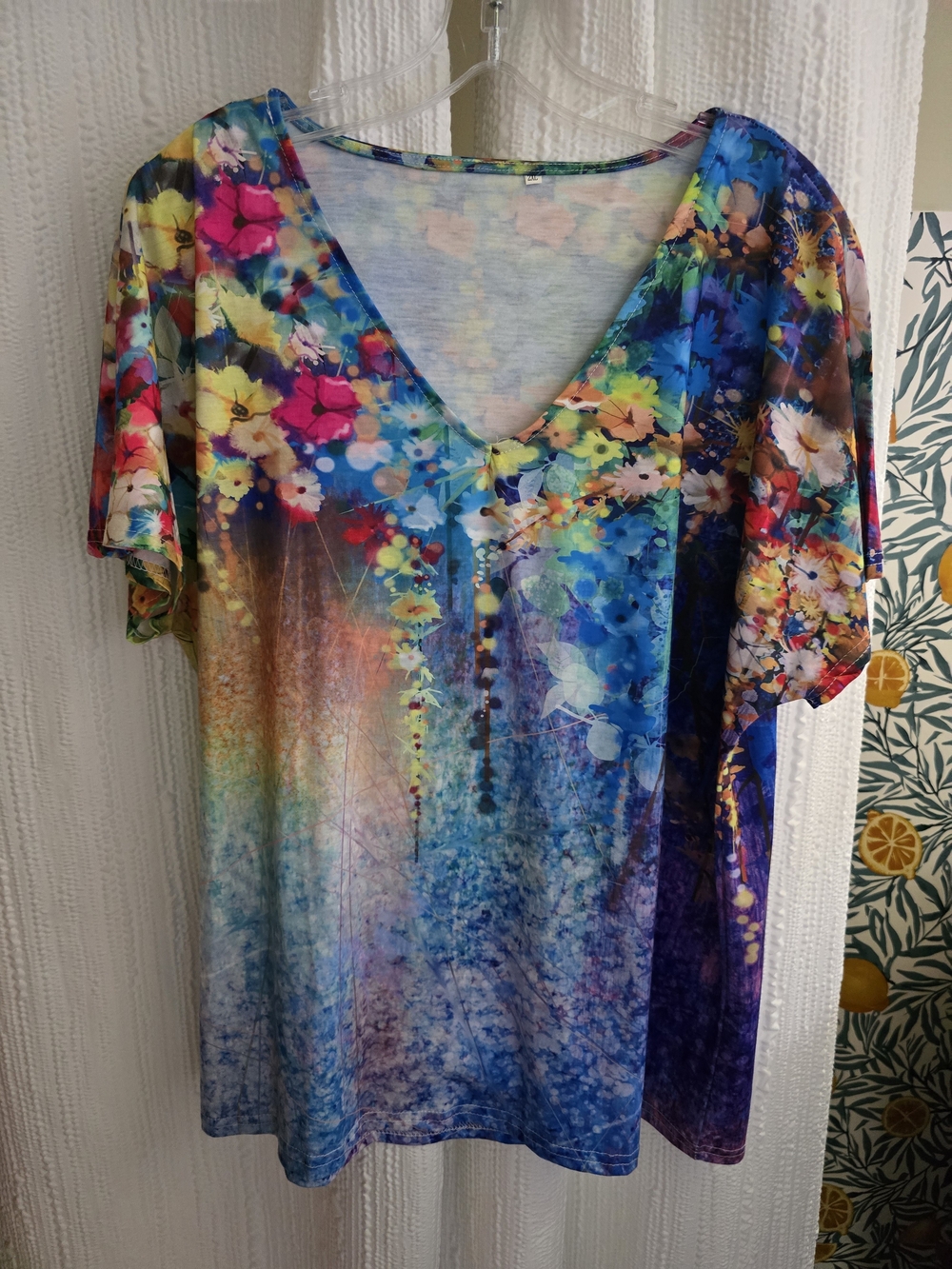 Womens 2x Vibrant Multicolor Floral V-Neck Women's Top